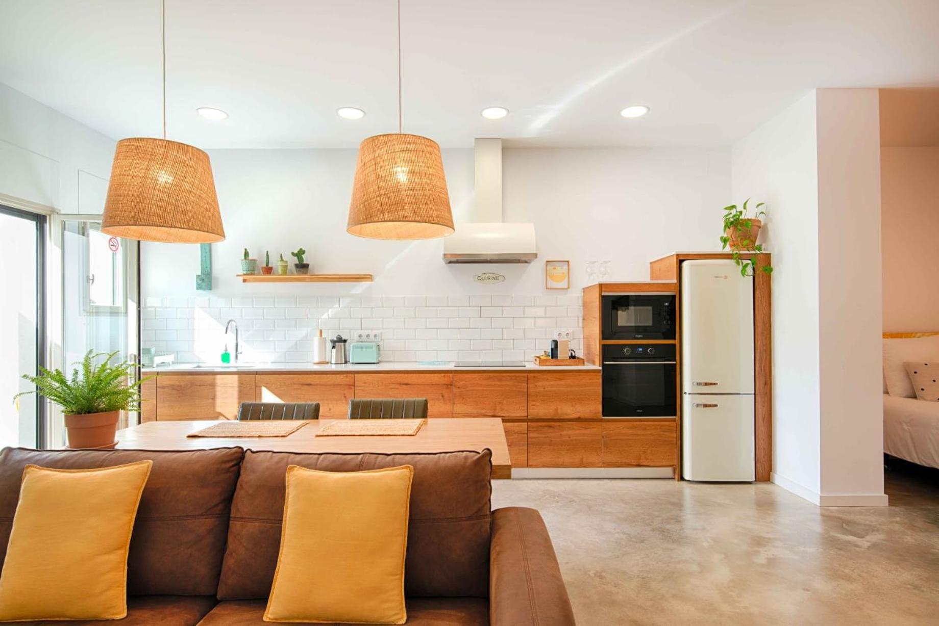 Loft Con Piscina Climatizada De Agua Salada Y Parking En El Centro De Figueres (Girona)
