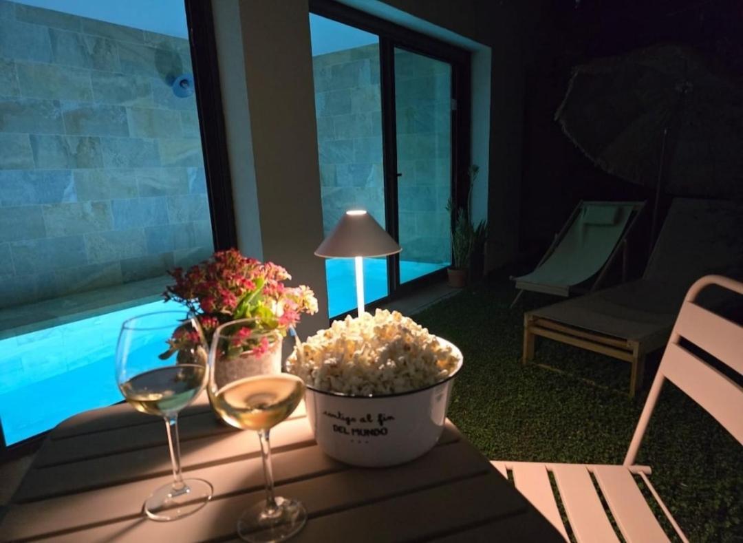 Loft Con Piscina Climatizada De Agua Salada Y Parking En El Centro De Figueres (Girona)